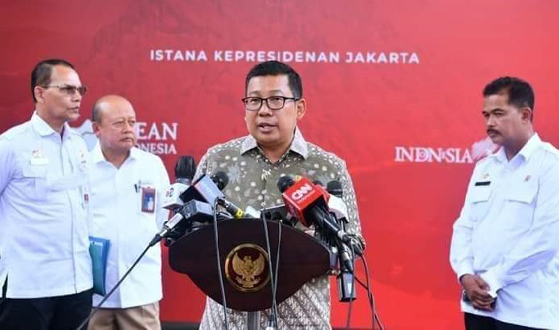 Kepala Bapanas Arief Prasetyo Adi memberikan keterangan pers, Rabu (15/03/2023), siang, di Kompleks Istana Kepresidenan, Jakarta. (Foto: Humas Setkab)