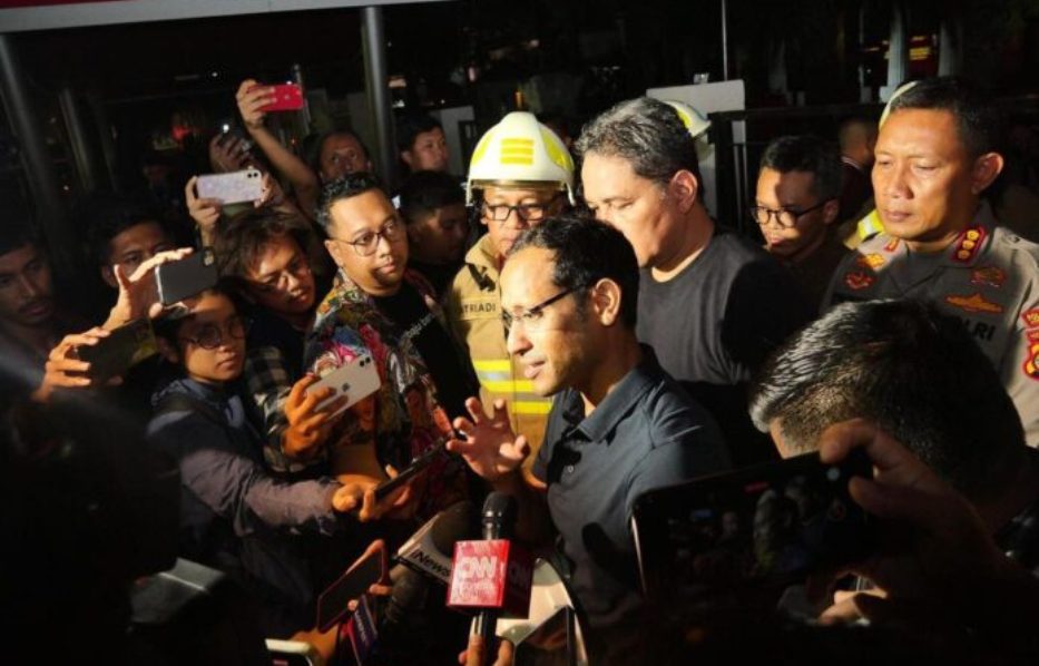 Mendikbudristek Nadiem Anwar Makarim memberikan pernyataan pers dari lokasi kebakaran di Museum Nasional/Dok. Museum Nasional Indonesia