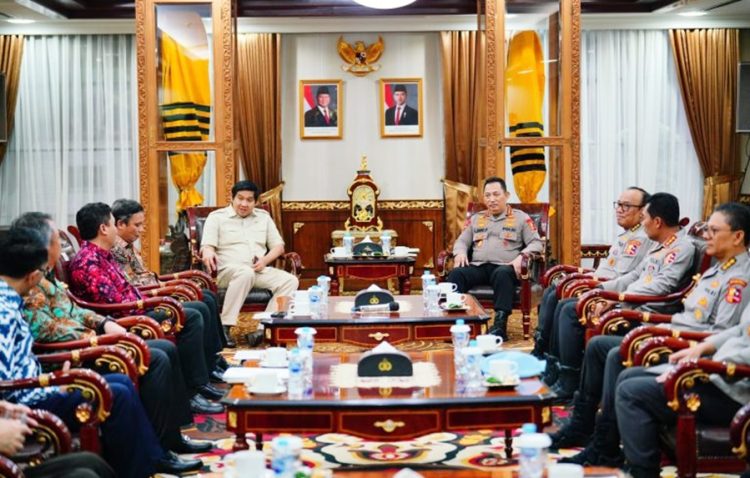 Kapolri Jenderal Polisi Listyo Sigit Prabowo menerima kunjungan Menteri Perumahan dan Kawasan Permukiman RI Maruarar Sirait