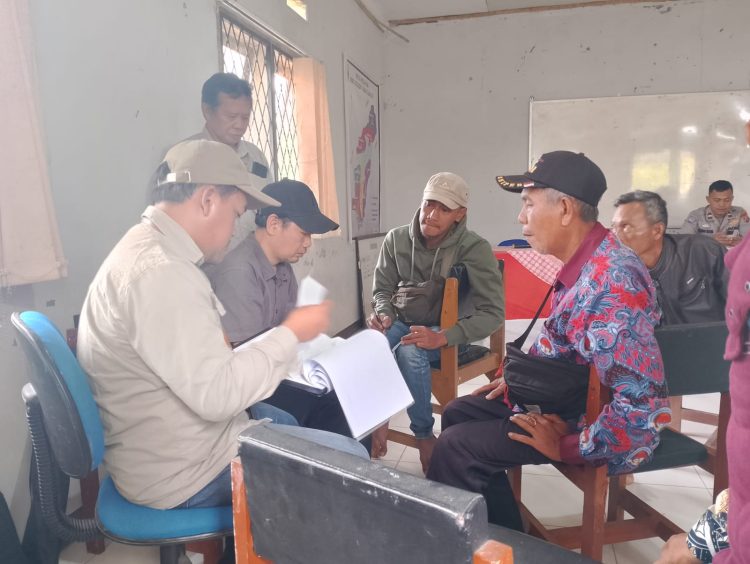 Warga Laporkan Kades Padaluyu Cikadu ke Polres Cianjur