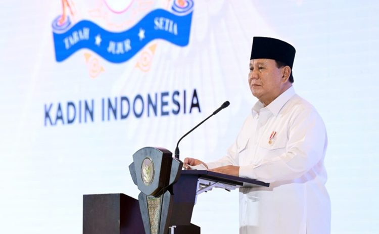 Presiden Prabowo Subianto memberi pengarahan pada acara Musyawarah Nasional Konsolidasi Persatuan Kadin Indonesia di Hotel The Ritz-Carlton, Jakarta, Kamis (16/01/2025)
