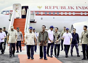 Presiden Prabowo Subianto tiba di Pangkalan TNI AU Adisutjipto, Daerah Istimewa Yogyakarta, pada Kamis, 27 Februari 2025.