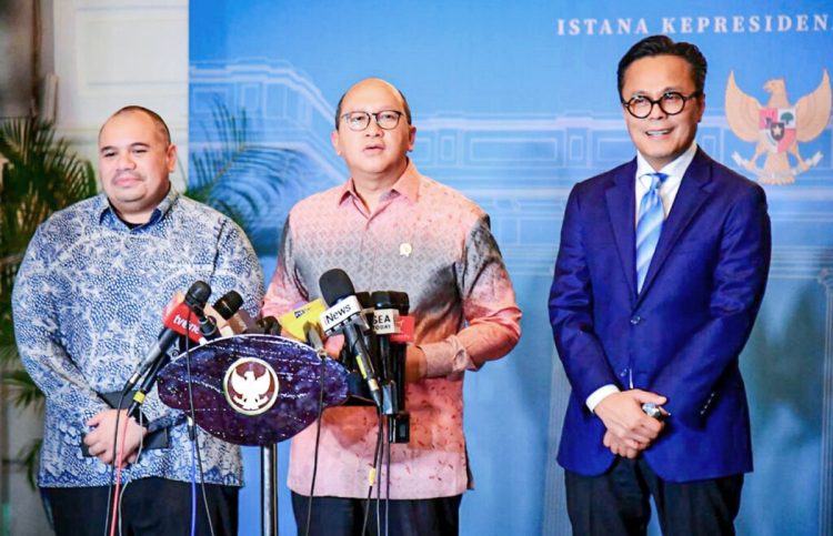 Kepala Danantara yang juga Menteri Investasi dan Hilirisasi/Kepala BKPM Rosan Roeslani menyampaikan keterangan pers di Istana Kepresidenan Jakarta, pada Rabu, 5 Maret 2025