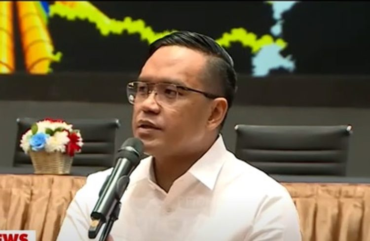 Direktur Utama PT Pertamina (Persero), Simon Aloysius Mantiri, menyampaikan permohonan maaf secara terbuka kepada seluruh rakyat Indonesia