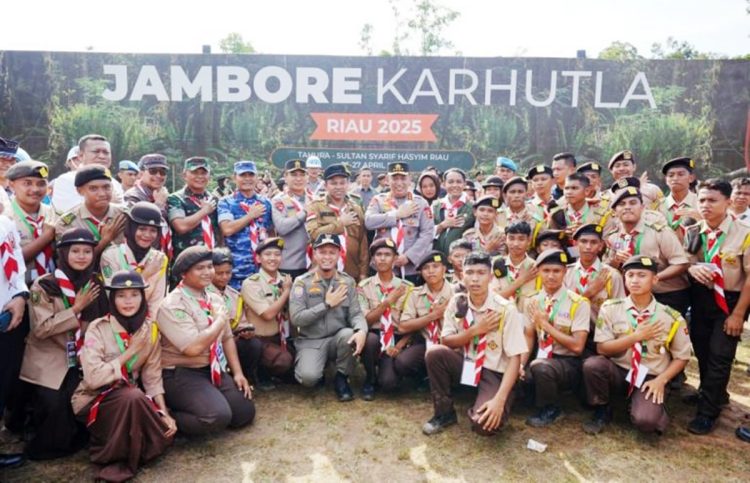 Kapolri Jenderal Listyo Sigit Prabowo memimpin pembukaan Jambore Karhutla Riau 2025