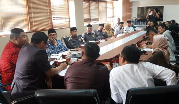 Baznas Garut menerima undangan Audiensi dari anggota DPRD Komisi 4 di gedung DPRD komisi 4, Senin (25/5).