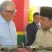 Bill Gates dan Presiden RI Prabowo Subianto meninjau pelaksanaan program Makan Bergizi Gratis (MBG) di SDN Jati 03 Pulo Gadung, Jakarta Timur