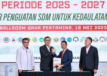 Menteri Ketenagakerjaan menyaksikan penandatanganan Perjanjian Kerja Bersama Pertamina dengan Serikat Pekerja