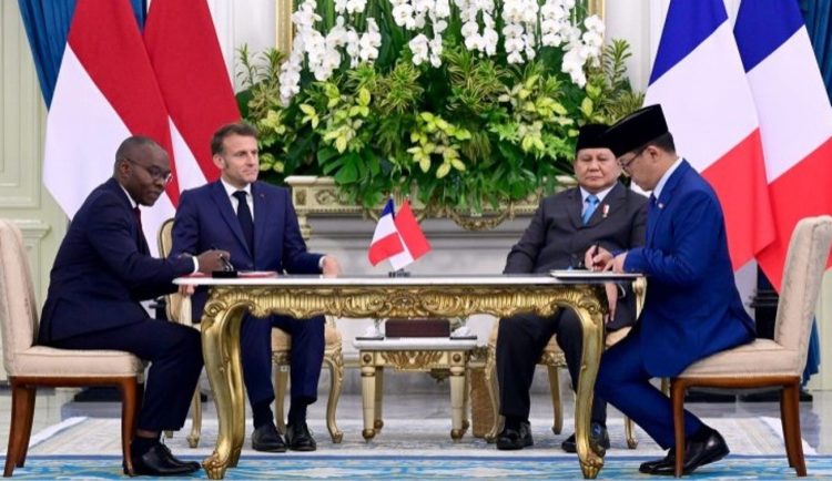 Sebanyak 21 dokumen kesepakatan ditandatangani, ditunjukkan, dan diumumkan di hadapan Presiden Republik Indonesia Prabowo Subianto dan Presiden Emmanuel Macron di Istana Merdeka, Jakarta, pada Rabu, 28 Mei 2025/BPMI Setpres/Muchlis Jr