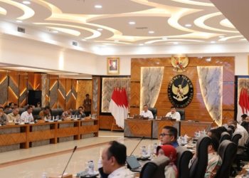 Suasana rapat pembentukan Satuan Tugas Terpadu Operasi Penanganan Premanisme dan Organisasi Kemasyarakatan (Ormas) Meresahkan di Kemenko Polhukam/Kemenko Polhukam