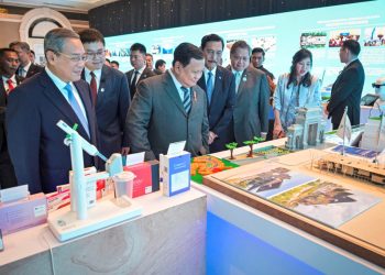 Presiden Republik Indonesia, Prabowo Subianto bersama Premier Republik Rakyat Tiongkok (RRT) Li Qiang menghadiri acara Indonesia-China Business Reception 2025 yang digelar di Hotel Shangri-La, Jakarta, pada Sabtu, 24 Mei 2025. (Foto: BPMI Setpres)