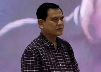 Adik ipar dari Presiden ke-7 Republik Indonesia Joko Widodo (Jokowi), Wahyudi Andrianto, mendatangi Bareskrim Polri dengan membawa ijazah asli Jokowi