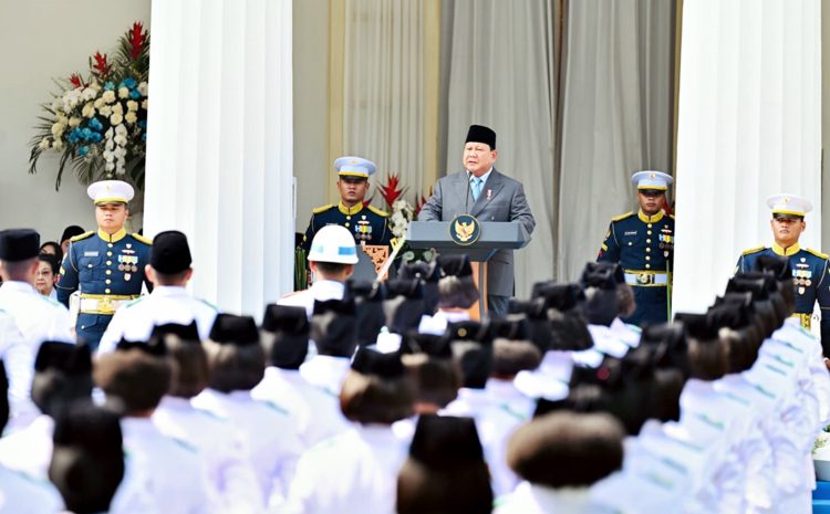 Presiden Republik Indonesia, Prabowo Subianto berpidato sebagai Inspektur Upacara pada Upacara Peringatan Hari Lahir Pancasila di Gedung Pancasila, Kementerian Luar Negeri, Jakarta