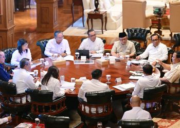 Presiden Prabowo pimpin rapat terbatas bersama jajaran menteri Kabinet Merah Putih terkait di kediaman pribadinya di Hambalang, Kabupaten Bogor, Jawa Barat, pada Senin (23/06/2025).