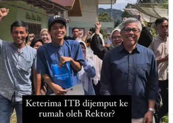Devit (tengah) calon mahasiswa STEI ITB dari lereng Gunung Singgalang dijemput Rektor ITB Prof. Dr. Ir. Tatacipta Dirgantara, M.T/Instagaram @itb1920