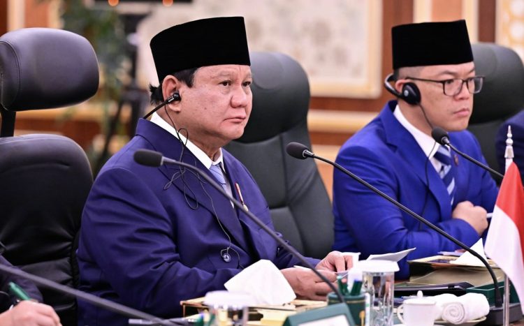 Presiden Prabowo Subianto melakukan pertemuan bilateral tingkat tinggi dengan Putra Mahkota sekaligus Perdana Menteri Arab Saudi, Mohammed bin Salman Al Saud, pada kunjungan kenegaraan ke Arab Saudi di Istana Al-Salam, Jeddah, Rabu, 2 Juli 2025 (dok: BPMI Setpres)