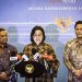 Menteri Keuangan (Menkeu) Sri Mulyani usai rapat menyampaikan keterangan pers kepada awak media di Istana Merdeka, Jakarta, pada Selasa, 22 Juli 2025