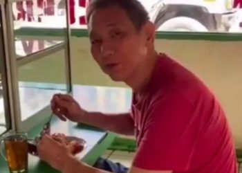 Bos Jalan Tol Jusuf Hamka tertangkap sedang makan di warteg.