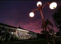 Universitas Gadjah Mada menayangkan gambar kampus dalam suasana temaram dan hening sebagai simbol suasana duka atas meninggalnya dua mahasiswa KKN di Maluku Tenggara/UGM