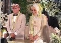 Wakil Bupati Garut Luthfianisa Putri Karlina dan Maula Akbar, putra Gubernur Jabar, menjalani momen sakral dan mengharukan: pernikahan.*