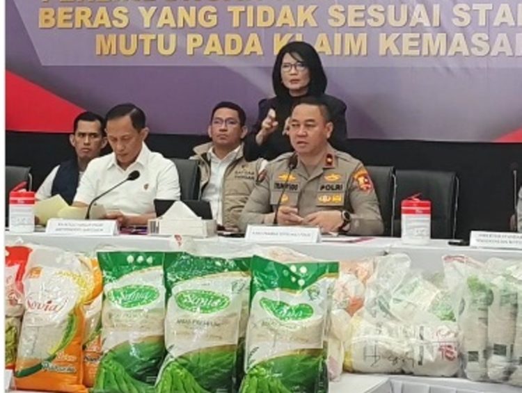 Konferensi Pers Dittipideksus Bareskrim Polri terkait Pengungkapan Beras Tidak Sesuai Standar Mutu, Kamis 24 Juli 2025/Humas Polri