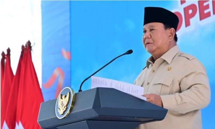 Presiden Prabowo Subianto menyampaikan sambutan pada peluncuran kelembagaan 80.081 Koperasi Desa/Kelurahan Merah Putih (KDMP/KKMP) di Koperasi Desa Merah Putih Bentangan, Desa Bentangan, Kecamatan Wonosari, Kabupaten Klaten, pada Senin, 21 Juli 2025/ Foto: BPMI Setpres/Rusman