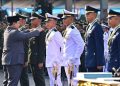 Presiden Prabowo Subianto menyematkan penghargaan Adhi Makayasa kepada delapan perwira remaja lulusan terbaik/Foto: Setkab