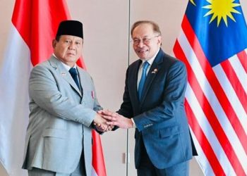 Foto: Ilustrasi saat Presiden Prabowo Subianto bertemu dengan Perdana Menteri (PM) Malaysia Anwar Ibrahim di Menara Kembar Petronas. (Laily Rachev - Biro Pers Setpres)