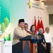 Presiden Prabowo Subianto (kiri) memberikan sambutan saat acara peresmian Gedung Layanan Terpadu dan Institut Neurosains Nasional Rumah Sakit Pusat Otak Nasional (RS PON) Prof. Dr. dr. Mahar Mardjono di Jakarta, Selasa (26/8/2025). Tim Media Presiden Prabowo Subianto.