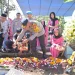 Arsip- Kapolda Jabar Irjen Pol Rudi Setiawan saat berziarah kepada salah satu korban pesta rakyat di Kabupaten Garut, Jawa Barat.DOk Polda Jabar