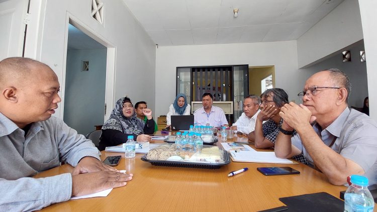 Dewan Pers melakukan verifikasi faktual di kantor Kabariku.com di Garut/Kabariku