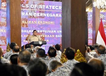 Presiden Prabowo memberikan arahan kepada 230 anggota Kamar Dagang dan Industri (Kadin) Indonesia di Hambalang