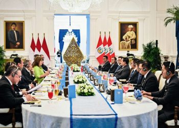 Presiden RI, Prabowo Subianto dan Presiden Republik Peru, Dina Ercilia Boluarte Zegarra, menggelar pertemuan working lunch bersama delegasi masing-masing negara di Istana Merdeka, Jakarta, pada Senin, 11 Agustus 2025