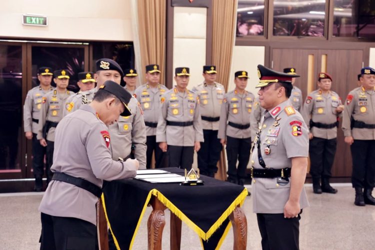Pelantikan Wakapolri Komjen Pol Dedi Prasetyo di Markas Besar Polri, Kebayoran Baru, Jakarta Selatan, Sabtu (16/8/2025).
