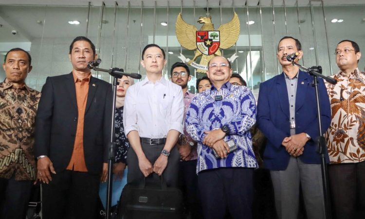 Pimpinan Komisi Yudisial (KY) menerima audiensi Thomas Trikasih Lembong atau Tom Lembong beserta kuasa hukumnya, Senin (11/8/2025) di Gedung KY, Jakarta