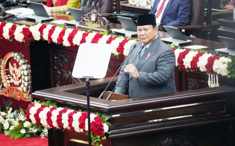 Presiden Prabowo Subianto menyampaikan Pidato Kenegaraan dalam Sidang Tahunan MPR RI dan SIdang Bersama DPR-DPD RI 2025 di Kompleks Parlemen, Jakarta, Jumat (15/8/2025).