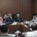 Ketua KPK, Setyo Budiyanto, bersama Menteri Koordinator Bidang Pangan, Zulkifli Hasan, dan sejumlah menteri terkait menghadiri rapat koordinasi Satuan Tugas Nasional Koperasi Merah Putih di Graha Mandiri, Jakarta, Selasa (5/8/2025).
(Foto: Dok. KPK)