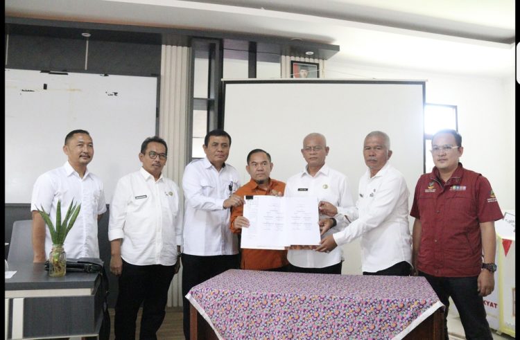 Sekdar Garut Nurdin Yana di Rapat Pleno Penetapan Siswa Sekolah Rakyat yang berlangsung di Aula Dinas Sosial, Kecamatan Tarogong Kidul, Kabupaten Garut, Diskominfo