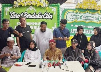 Zulkifli, ayah mendiang Affan Kurniawan, meminta semua pihak meredakan emosi agar tidak ada korban lagi