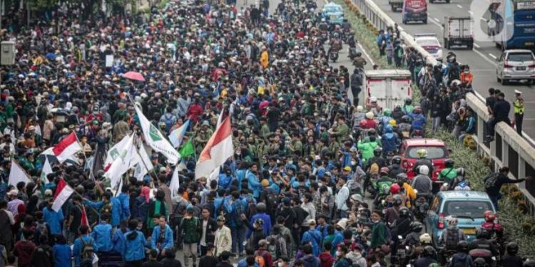 Bukan demo bubarkan DPR, ini merupakan demo mahasiswa di DPR RI beberapa tahun lalu/ humbanghasundutankab.go.id