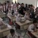 Para siswa Sekolah Rakyat tampak sangat gembira medapatkan laptop/Screenshot Antara TV
