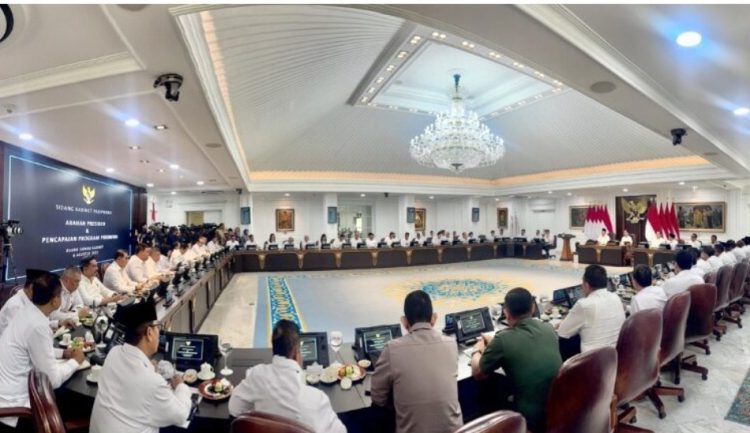 Sidang Kabinet Paripurna ke-8 pemerintahan Kabinet Merah Putih di Istana Kepresidenan Jakarta, Rabu, 6 Agustus 2025.