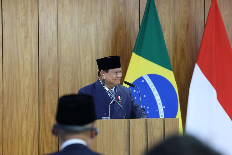 Presiden Republik Indonesia Prabowo Subianto menyampaikan pidato dalam kunjungan kenegaraan di Brasilia, Senin (9/7/2025) (Foto: Tim Media Presiden Prabowo)
