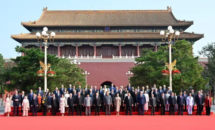 Sesi Foto Bersama pada Acara Perayaan 80 Tahun Kemenangan Perang Perlawanan Rakyat Tiongkok di Beijing, Rabu (3/9/2025). Presiden Prabowo tampak berdiri di sebelah kanan Presiden Rusia, Vladimir Putin