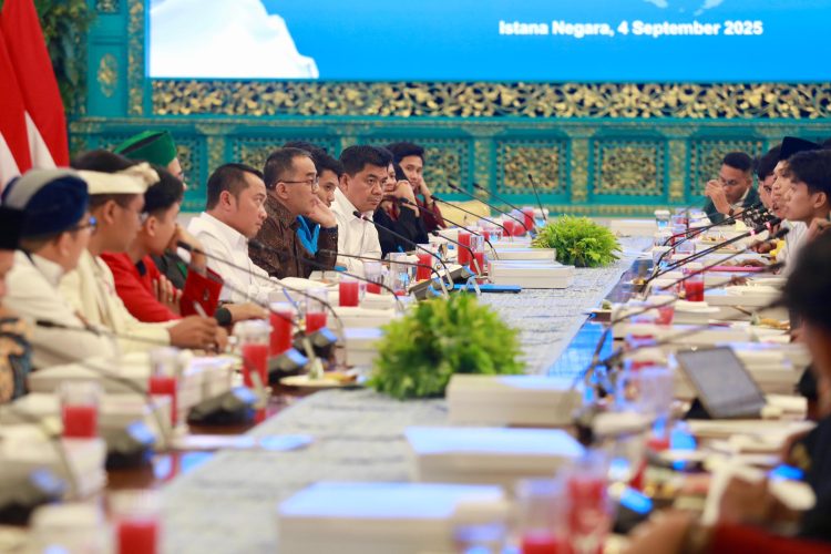 Pertemuan perwakilan mahasiswa dengan jajaran pemerintah di Istana Negara berlangsung hangat, menjadi wadah strategis menyampaikan aspirasi sekaligus memperkuat iklim demokrasi di Indonesia/Setneg