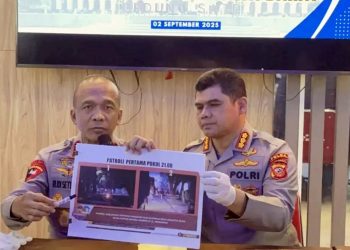 Kapolda Jabar Irjen Pol Rudi Setiawan memberikan keterangan di Mapolda Jabar, Kota Bandung. Selasa (2/9/2025).