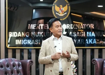 Menko Kumham Imipas, Yusril Ihza Mahendra di Gedung Kemenko Kumham Imipas, Jakarta Selatan.