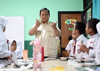 Presiden Prabowo Subianto pada Senin, 10 Februari 2025, mengunjungi SDN Kedung Jaya 1 Bogor, Kota Bogor, Provinsi Jawa Barat, untuk meninjau langsung pelaksanaan program MBG