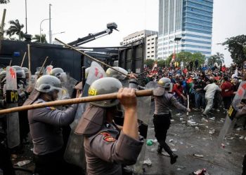 Aksi Demonstrasi Mahasiswa dan Rakyat Indonesia