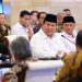 Presiden Prabowo Subianto bersama perwakilan serikat pekerja saat pertemuan silaturahmi di Istana Negara, Jakarta, Senin (1/9/2025). Para pemimpin buruh menegaskan dukungan penuh kepada Presiden sekaligus menolak aksi anarkis dalam penyampaian aspirasi/Presiden.go.id